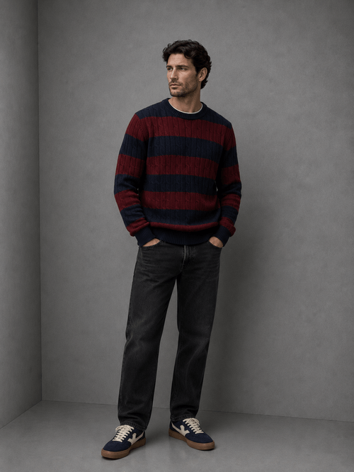 Sweater Modelo Cuello Redondo C/ Ochos Celeste Marino C/Raya Bordo Hombre