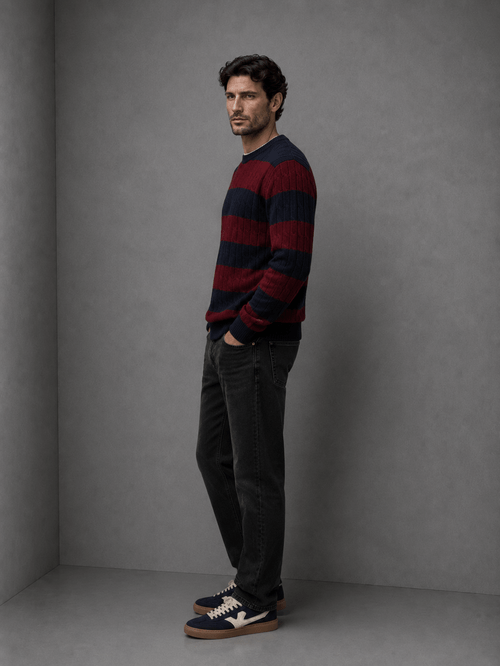 Sweater Modelo Cuello Redondo C/ Ochos Celeste Marino C/Raya Bordo Hombre